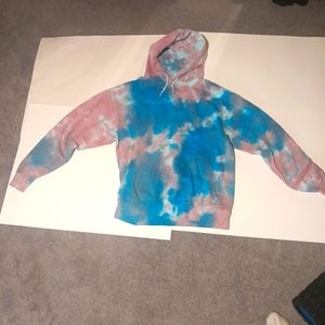 Tye dye hoody with pocket in front